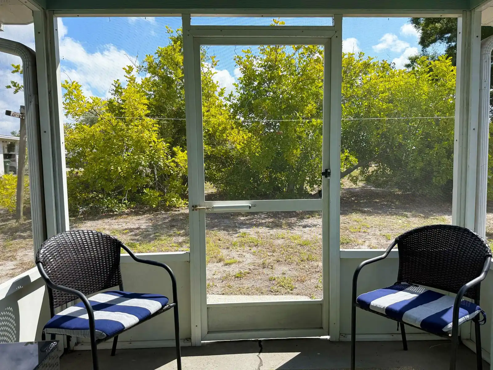 2BR Coastal Cottage – Minutes to Beach & Bay