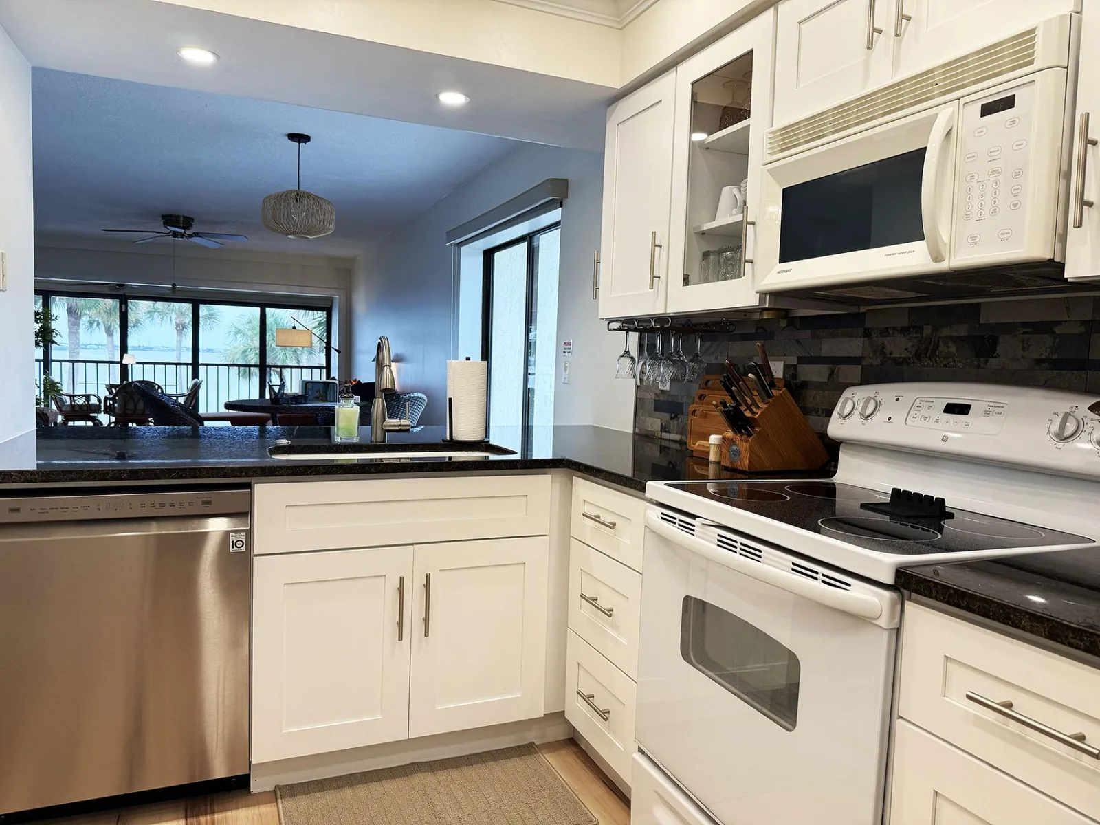 Sandpiper Key 2BR Bay Views & Heated Pools