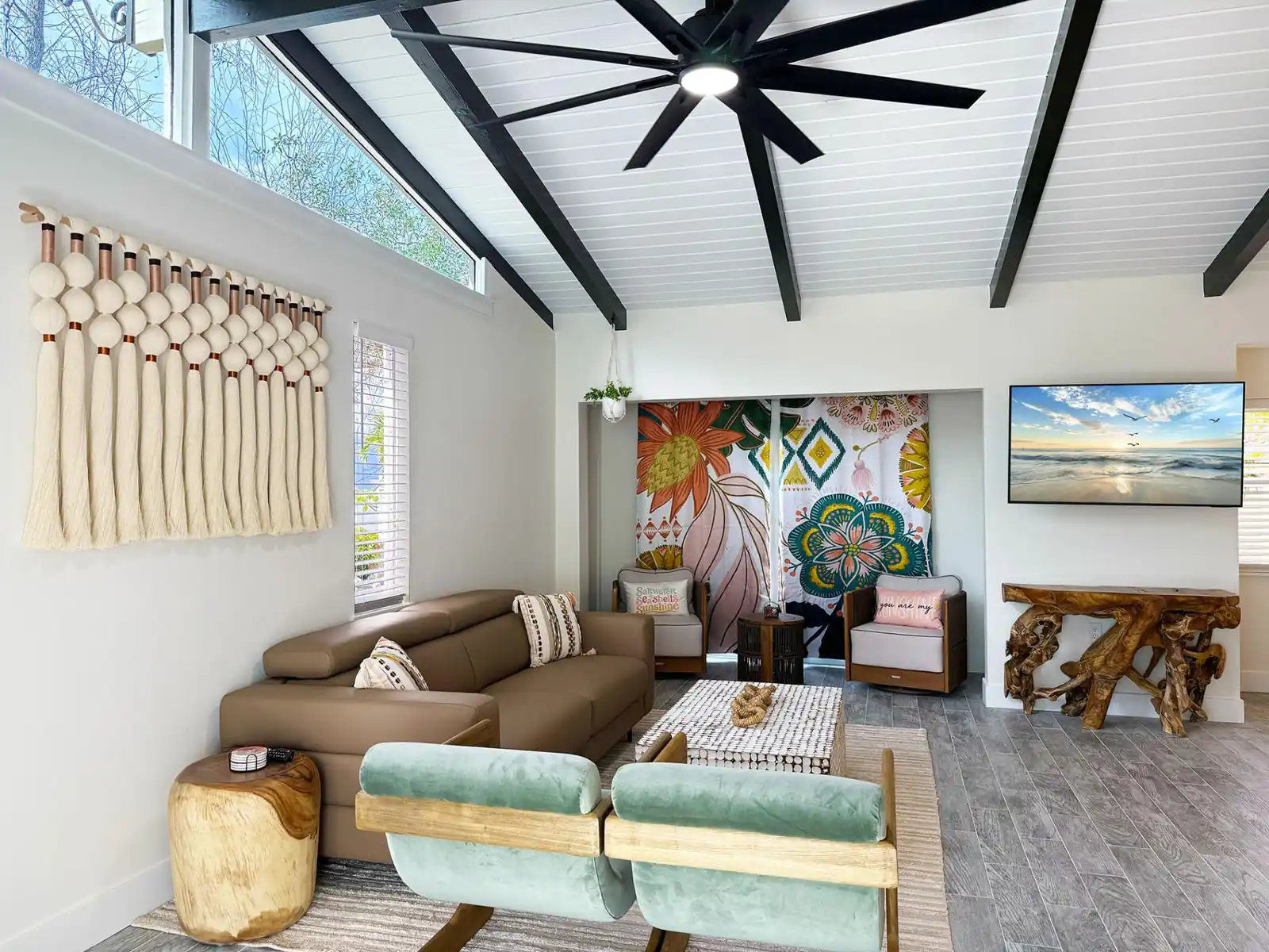 2BR Beach, Bay & Pool at Admiralty Villas
