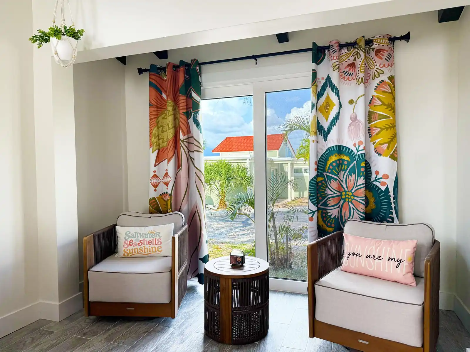 2BR Beach, Bay & Pool at Admiralty Villas