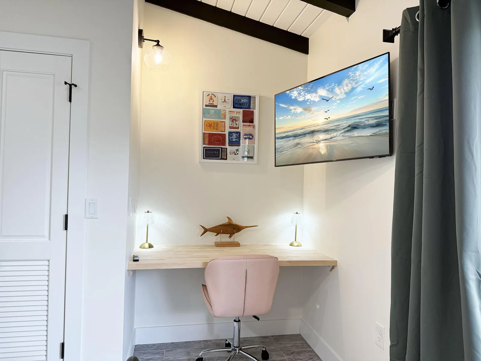 2BR Beach, Bay & Pool at Admiralty Villas