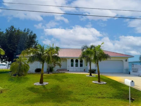 3BR Waterfront Pool Home Near Charlotte Beach