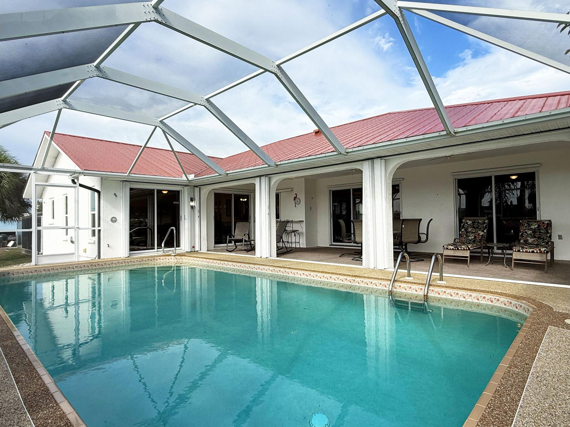 3BR Waterfront Pool Home Near Charlotte Beach — Punta Gorda - Charlotte Harbor