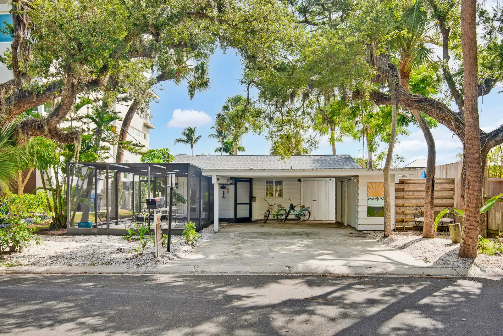 Peaceful Grand Canal Retreat on Siesta Key