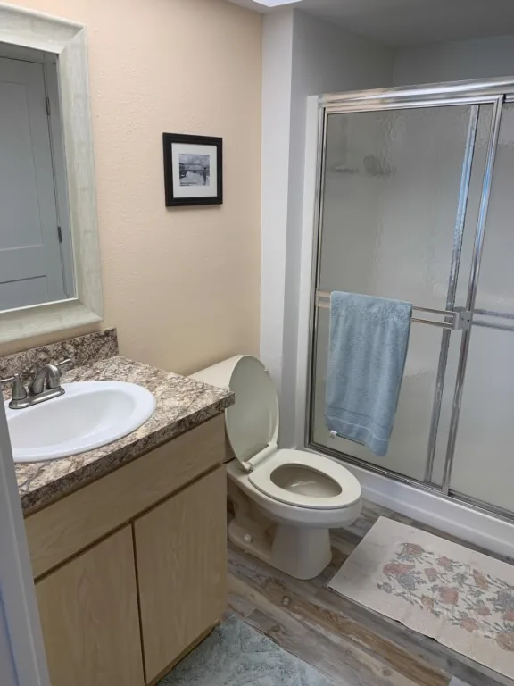 Fantasy Island Condo - Bay Views - Pool - Garage