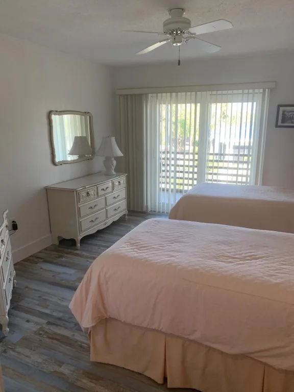 Fantasy Island Condo - Bay Views - Pool - Garage