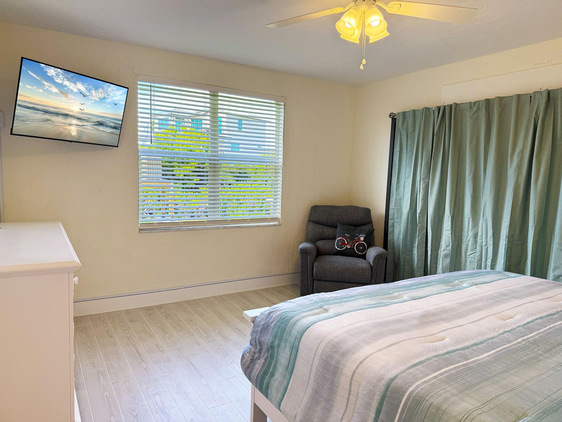 Venice Villas Corner 1BR – Steps to Beach