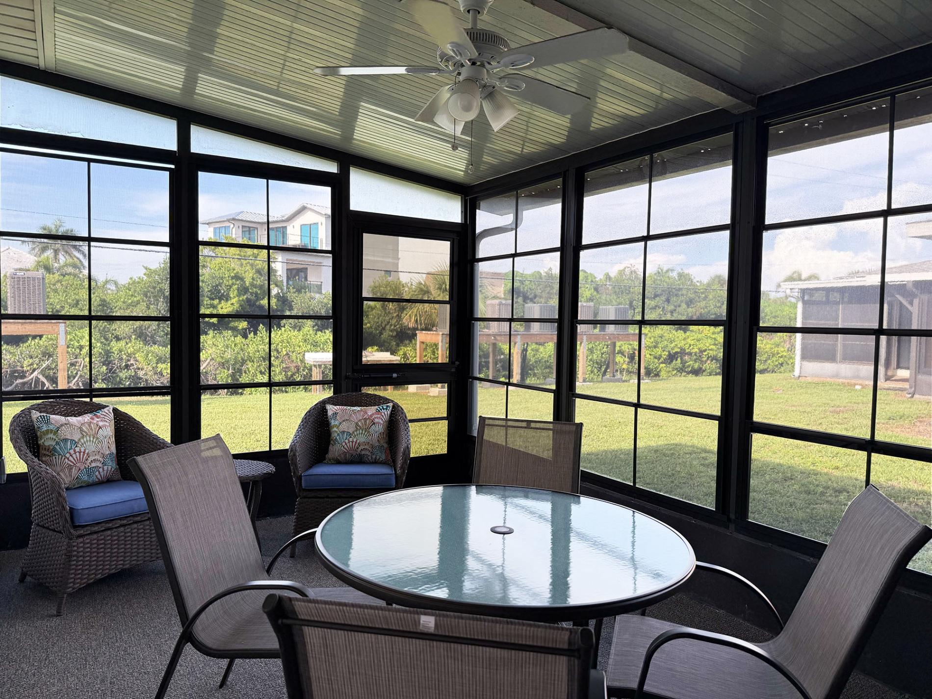 Venice Villas Corner 1BR – Steps to Beach