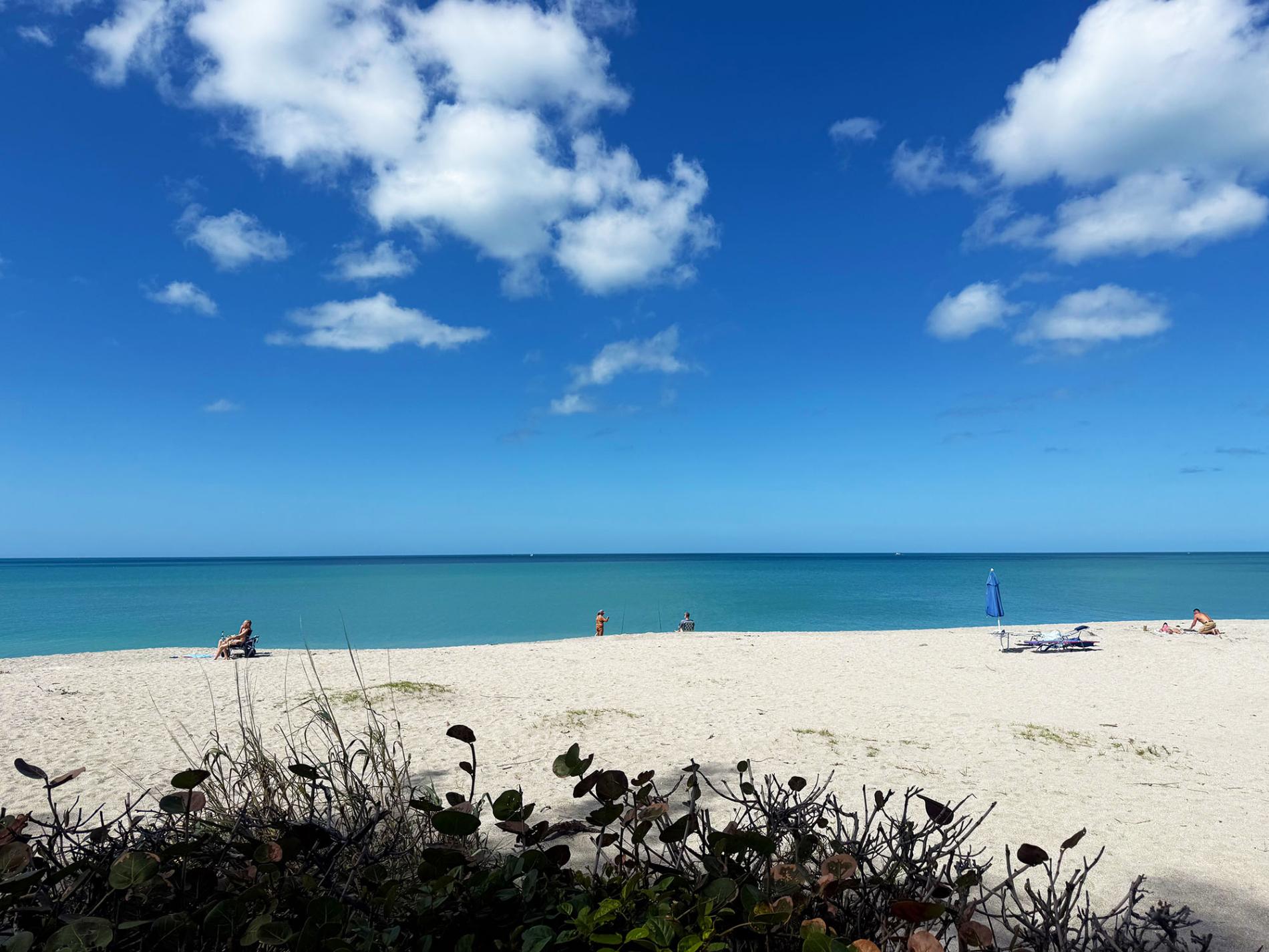 Venice Villas Corner 1BR – Steps to Beach