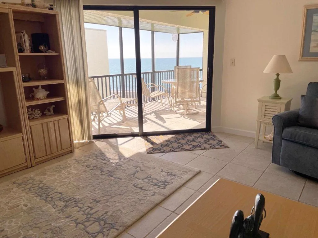 La Coquina 2BR – Beachfront w/ Pool & Views