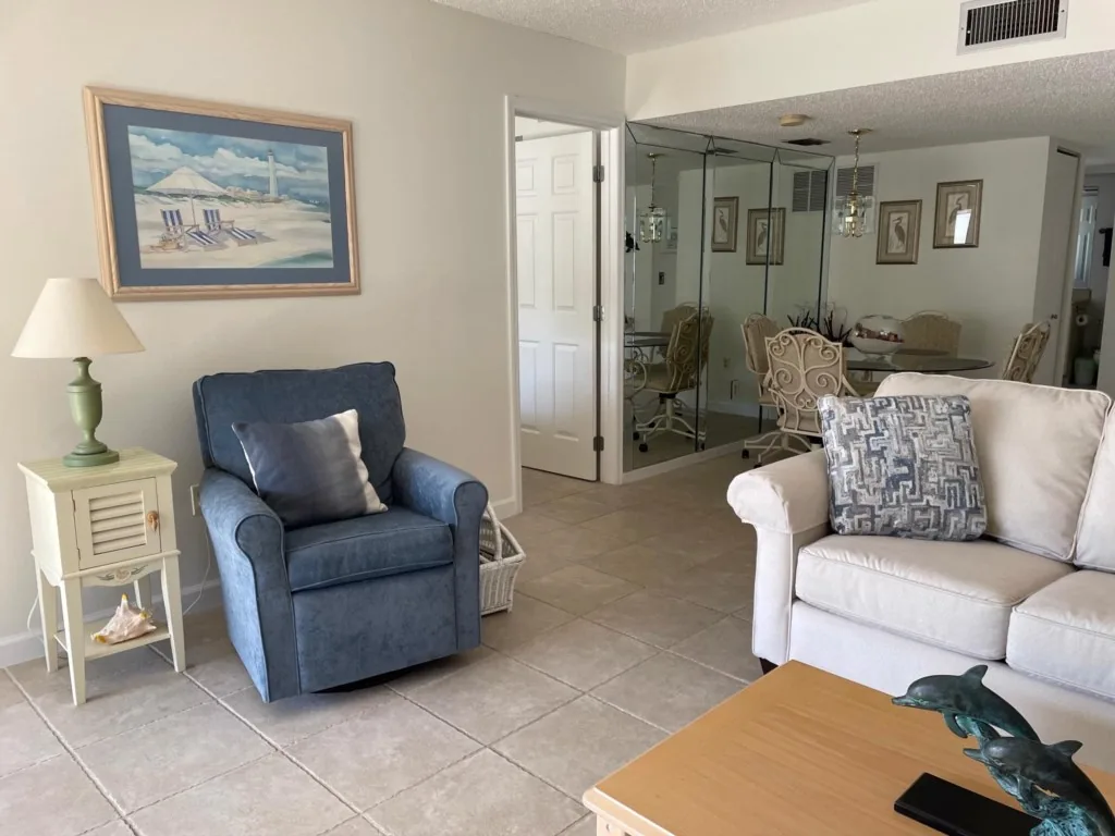 La Coquina 2BR – Beachfront w/ Pool & Views