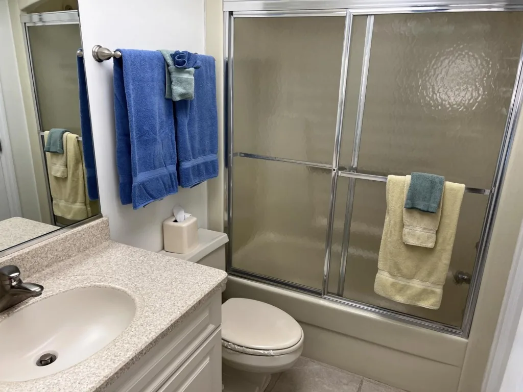 La Coquina 2BR – Beachfront w/ Pool & Views