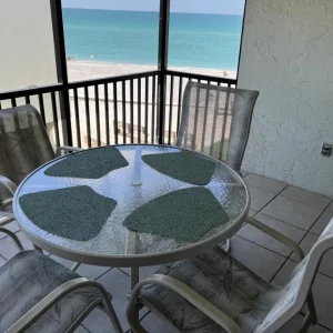 La Coquina 2BR – Beachfront w/ Pool & Views