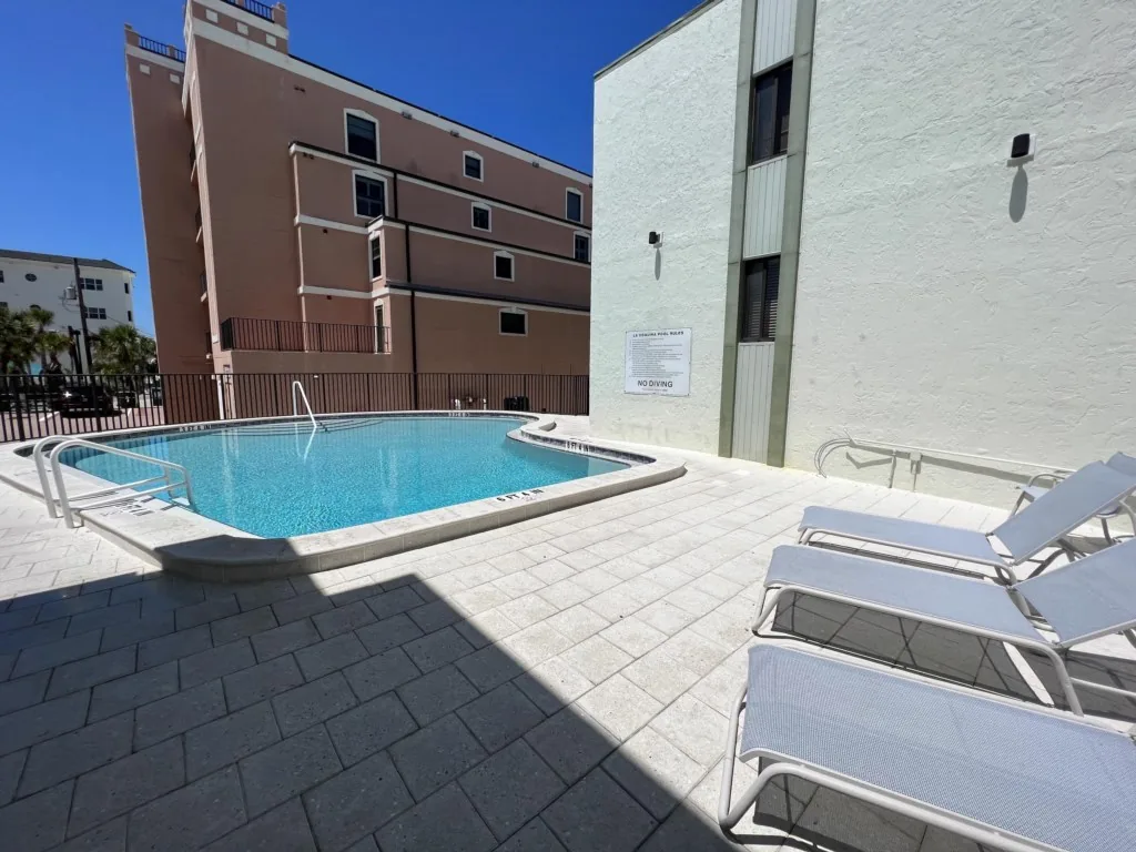 La Coquina 2BR – Beachfront w/ Pool & Views