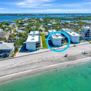 La Coquina 2BR – Beachfront w/ Pool & Views