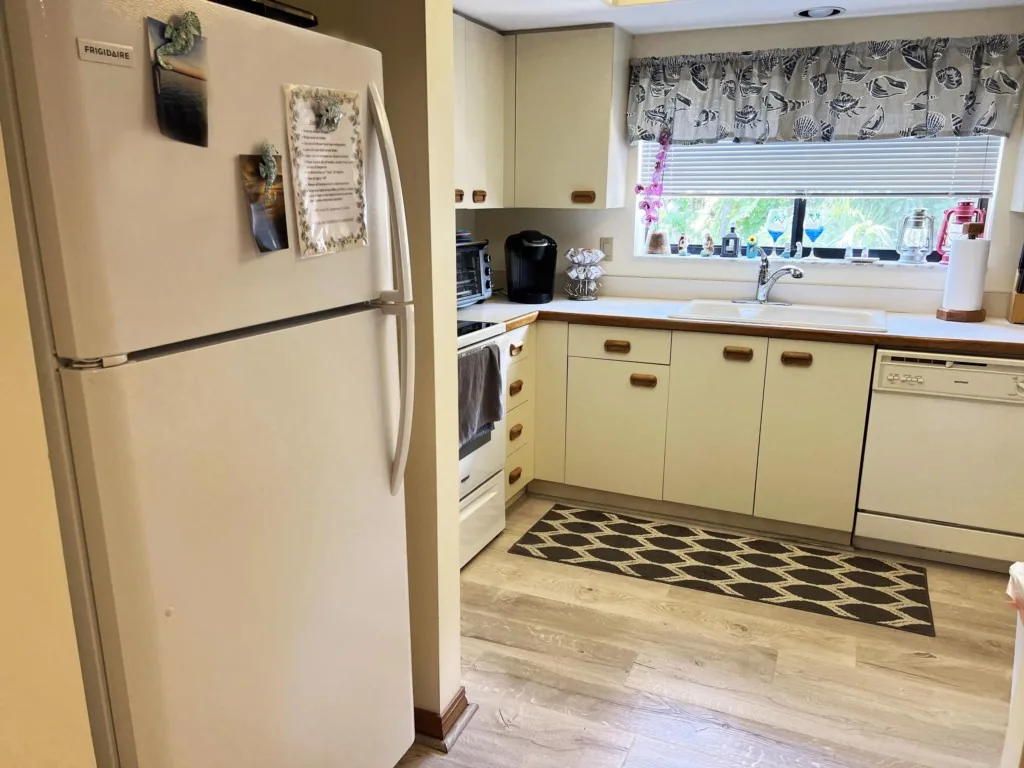 Lemon Bayview Villa - Heated Pool - Tennis - Dock