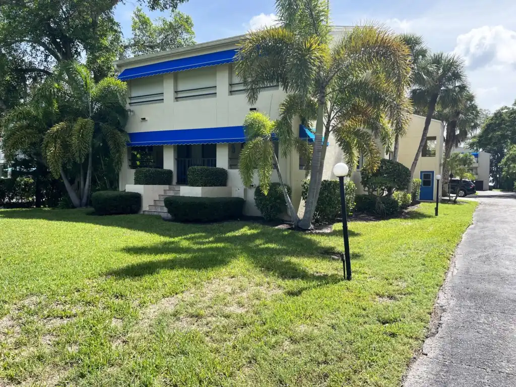 Lemon Bayview Villa - Heated Pool - Tennis - Dock