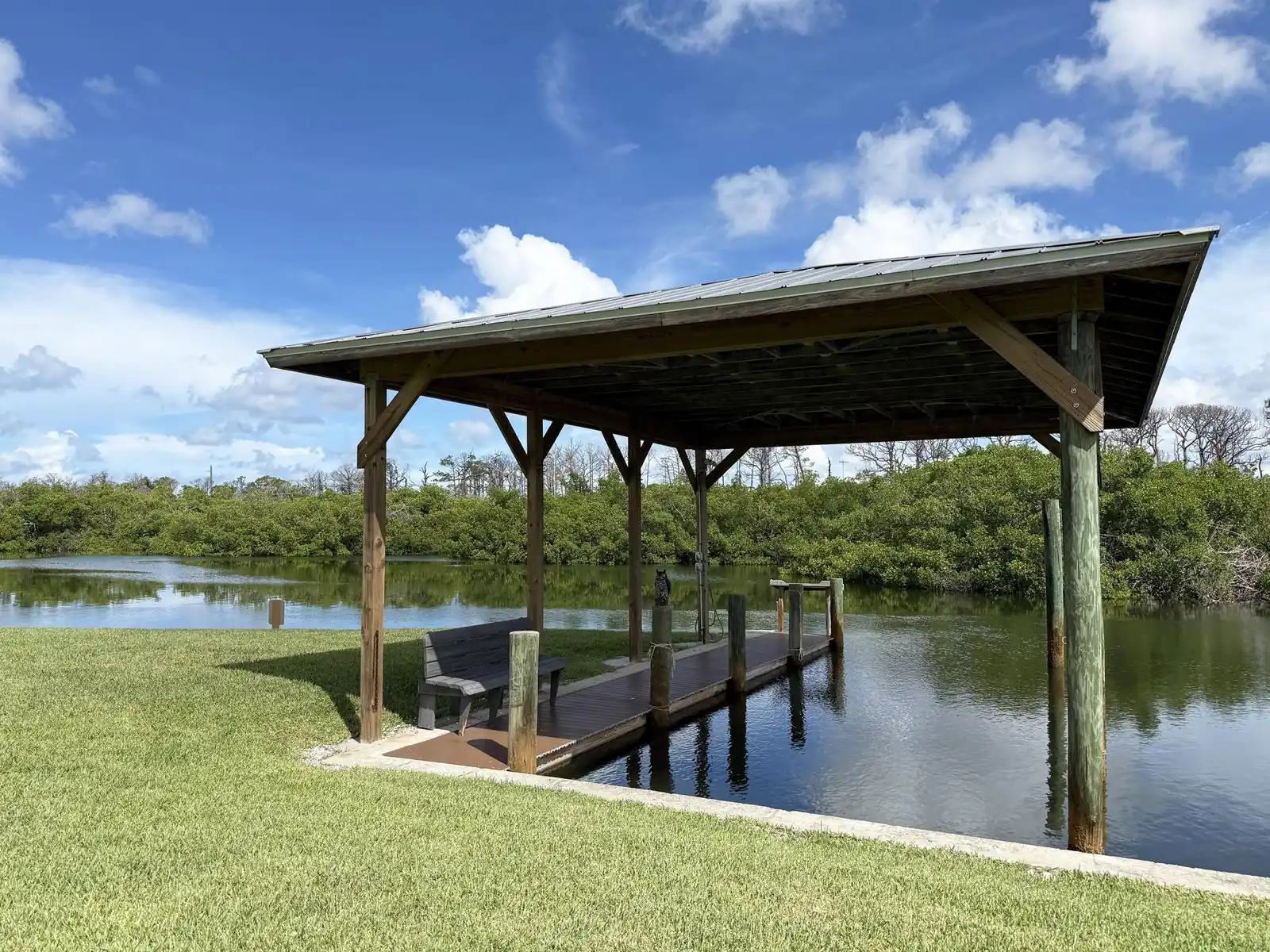 2BR on Oyster Creek – Boat Dock & Beach