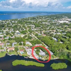 Waterfront 3BR – Pool, Dock, Kayaks & Beach