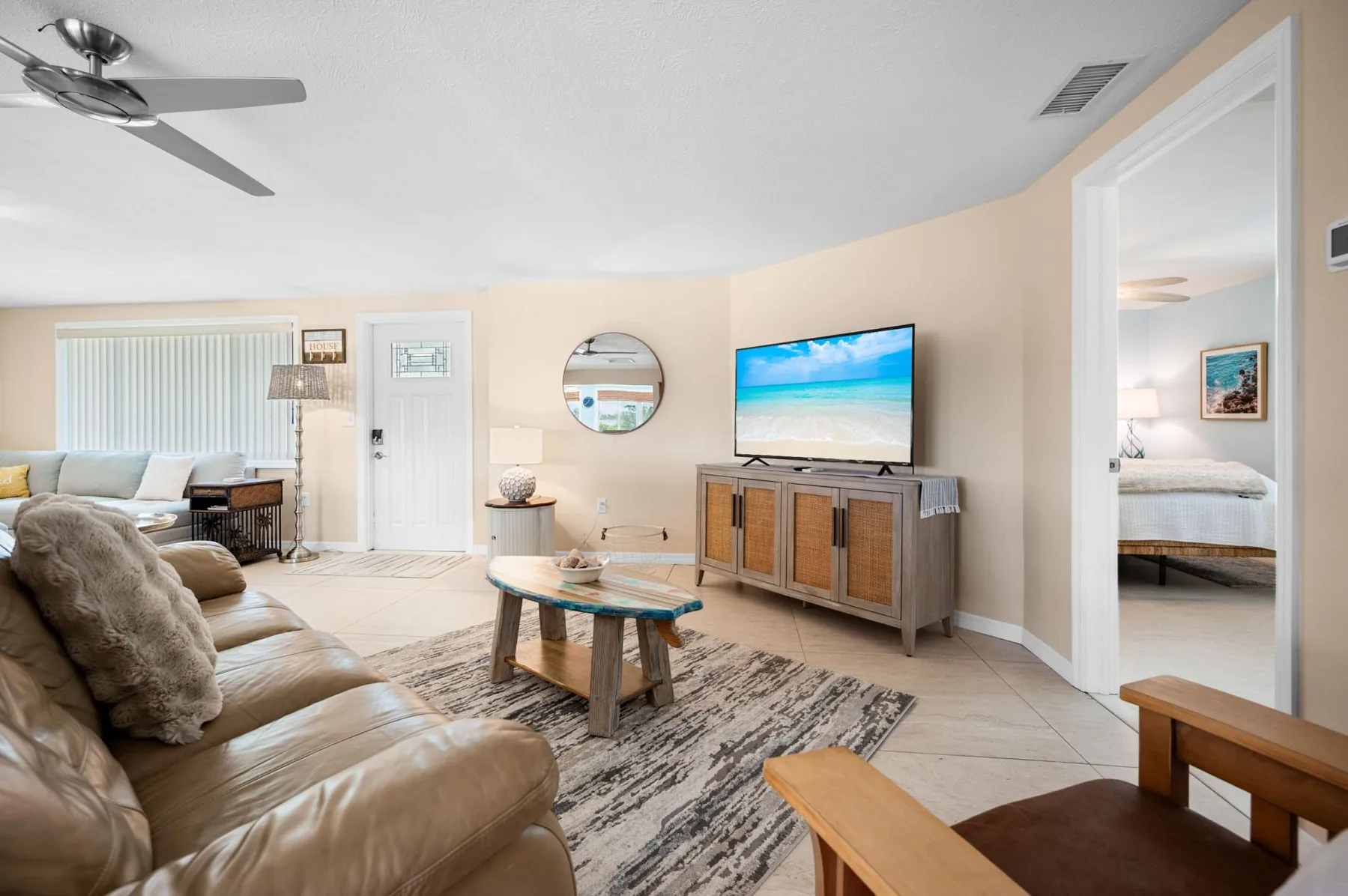 Waterfront 3BR – Pool, Dock, Kayaks & Beach