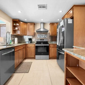 Waterfront 3BR – Pool, Dock, Kayaks & Beach