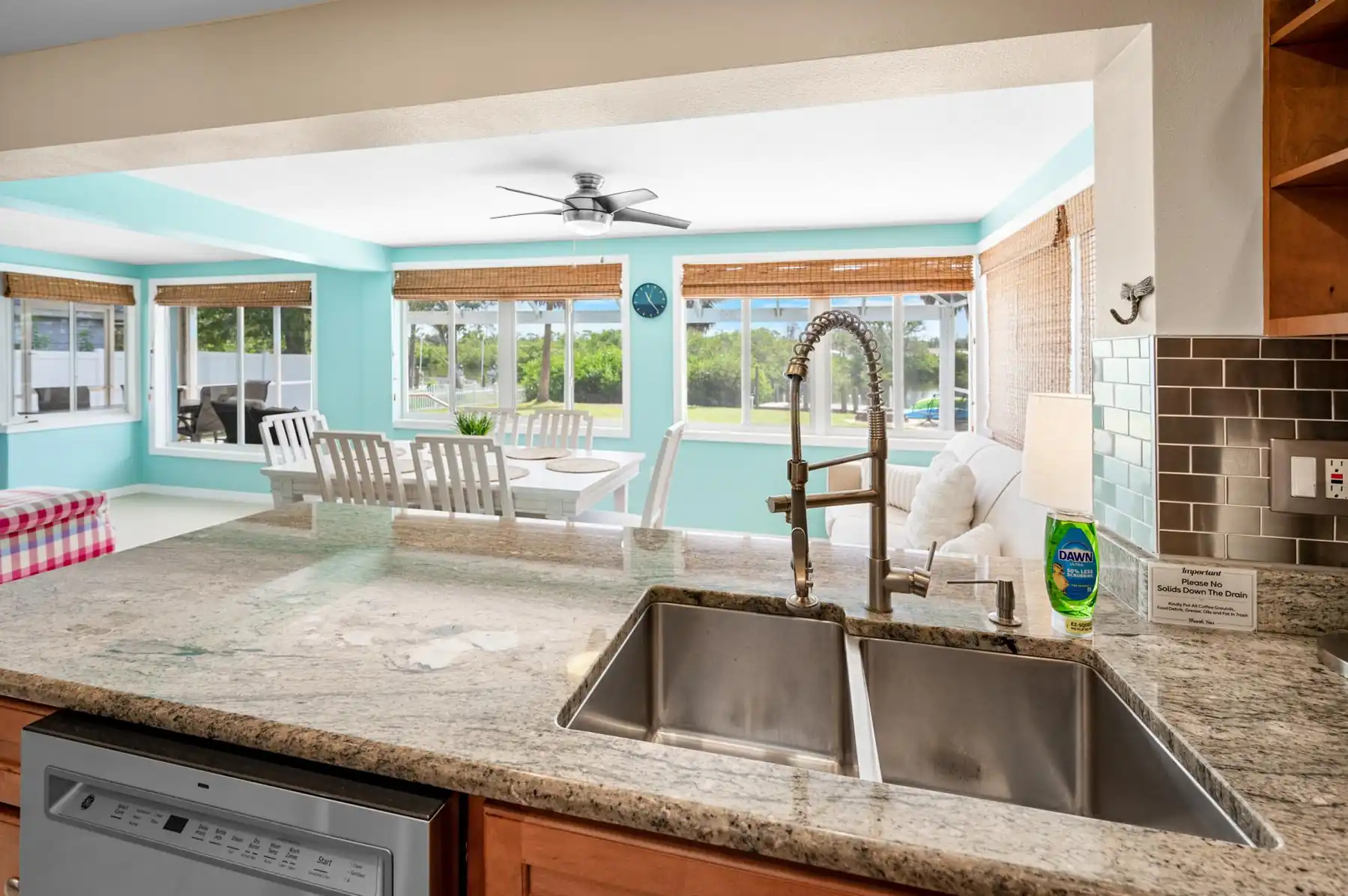 Waterfront 3BR – Pool, Dock, Kayaks & Beach