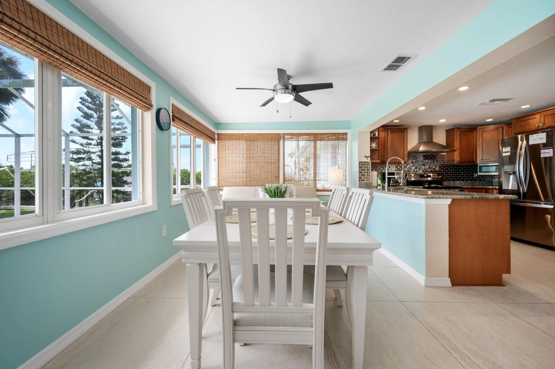 Waterfront 3BR – Pool, Dock, Kayaks & Beach