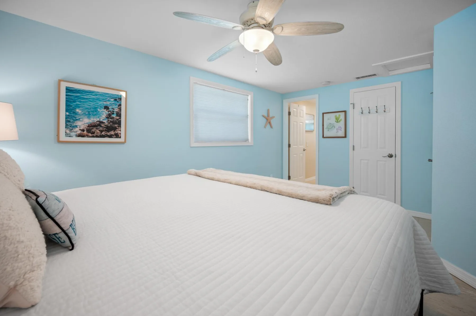 Waterfront 3BR – Pool, Dock, Kayaks & Beach
