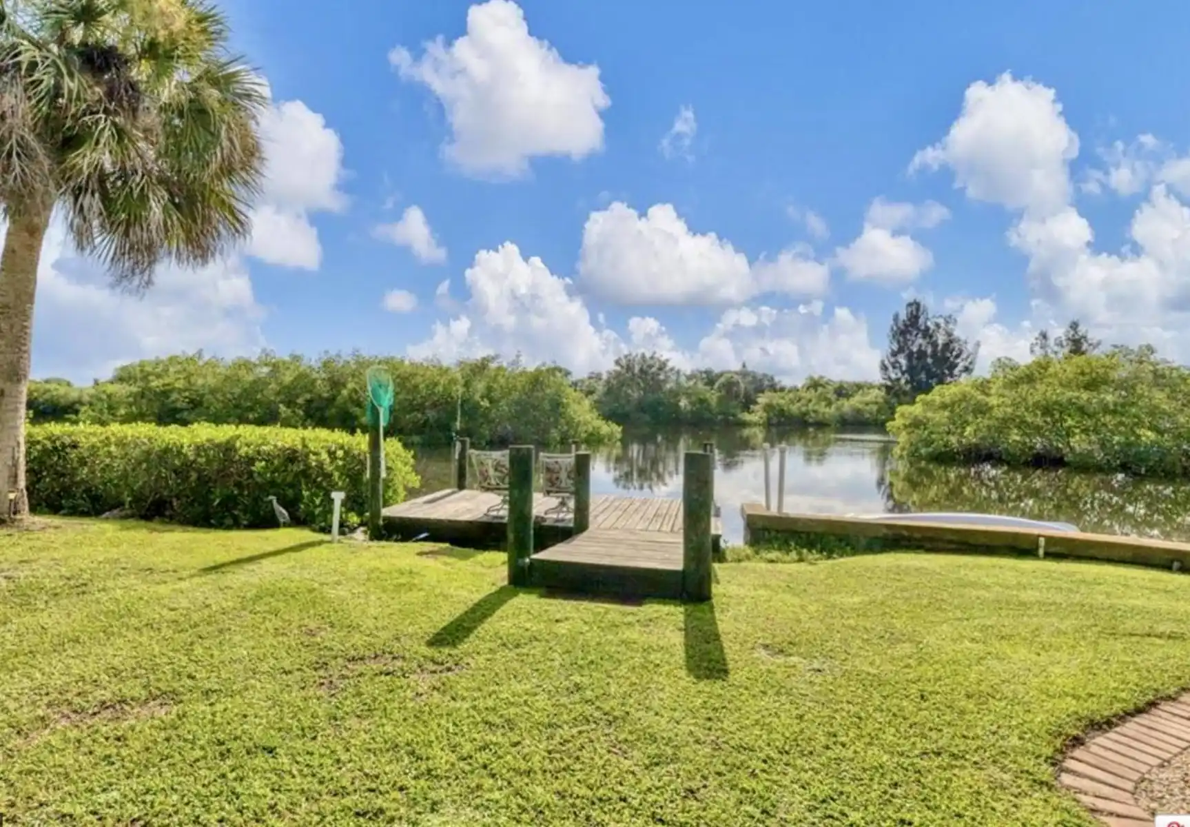 Waterfront 3BR – Pool, Dock, Kayaks & Beach