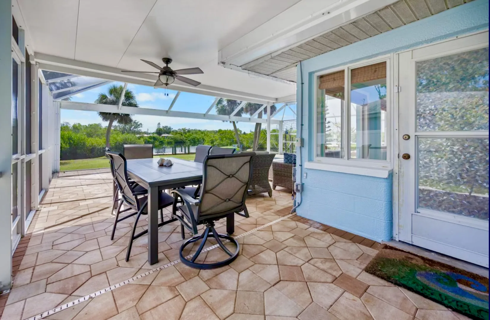 Waterfront 3BR – Pool, Dock, Kayaks & Beach