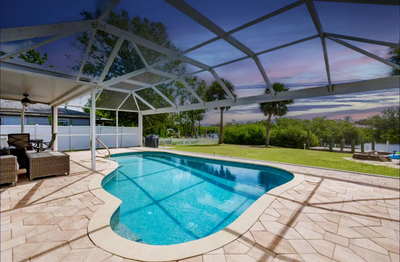 Waterfront 3BR – Pool, Dock, Kayaks & Beach