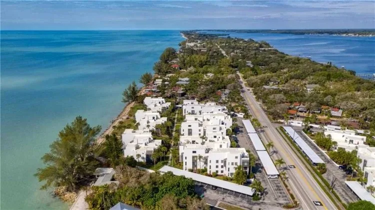 Coastal Comfort at Tamarind - Manasota Key