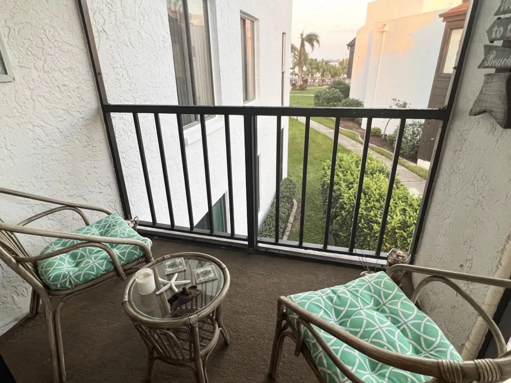 Relax at Tamarind – 2BR End Unit by Beach & Bay