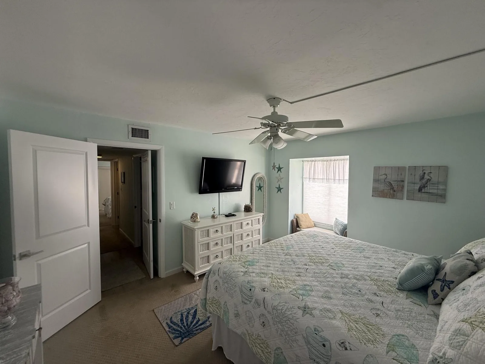 Relax at Tamarind – 2BR End Unit by Beach & Bay