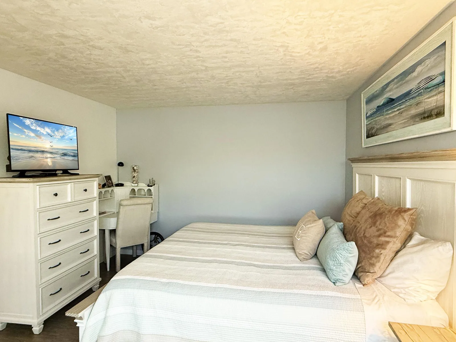 Tamarind Loft – Rooftop Deck & Bay Views