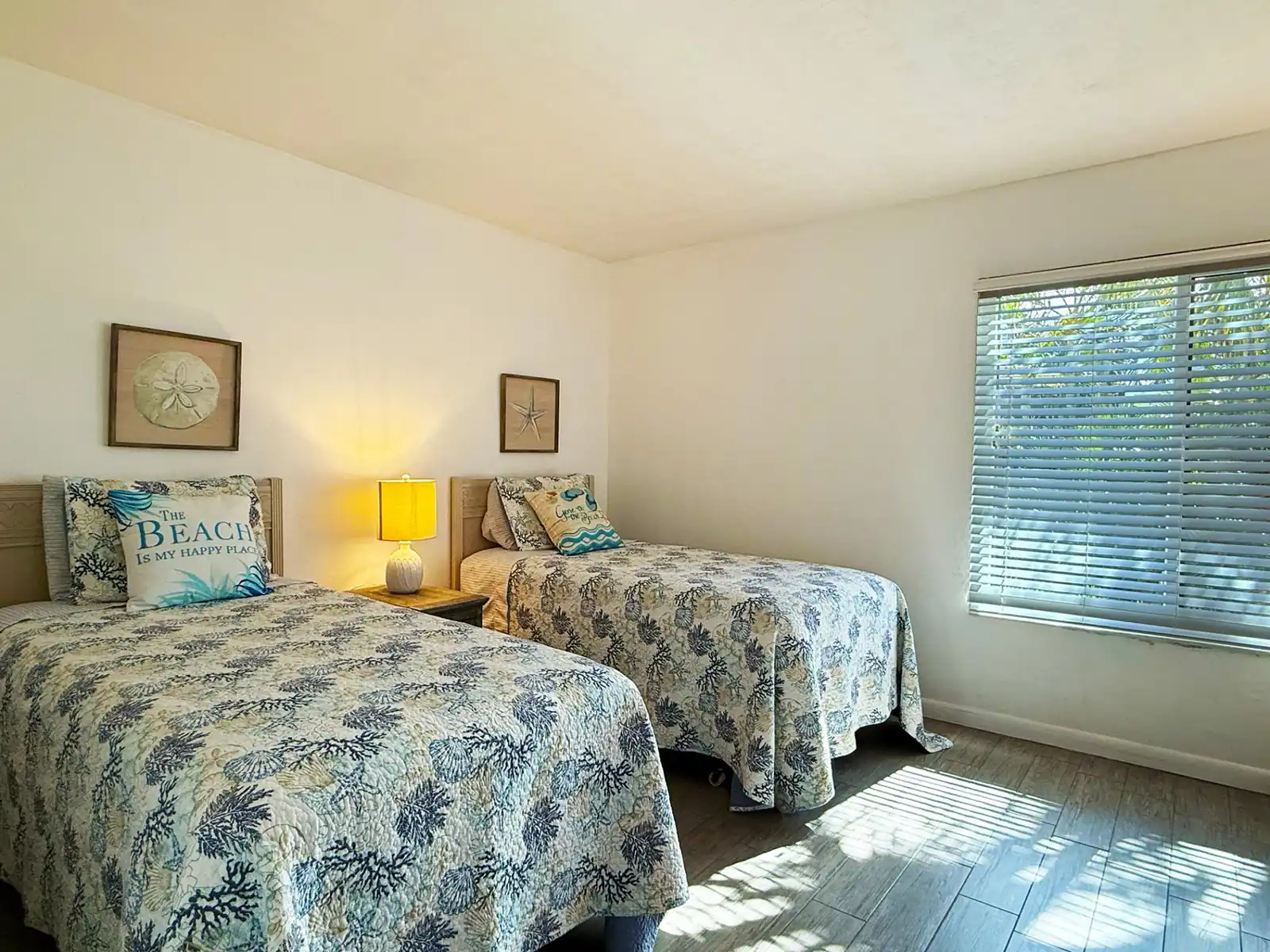 Tamarind Loft – Rooftop Deck & Bay Views