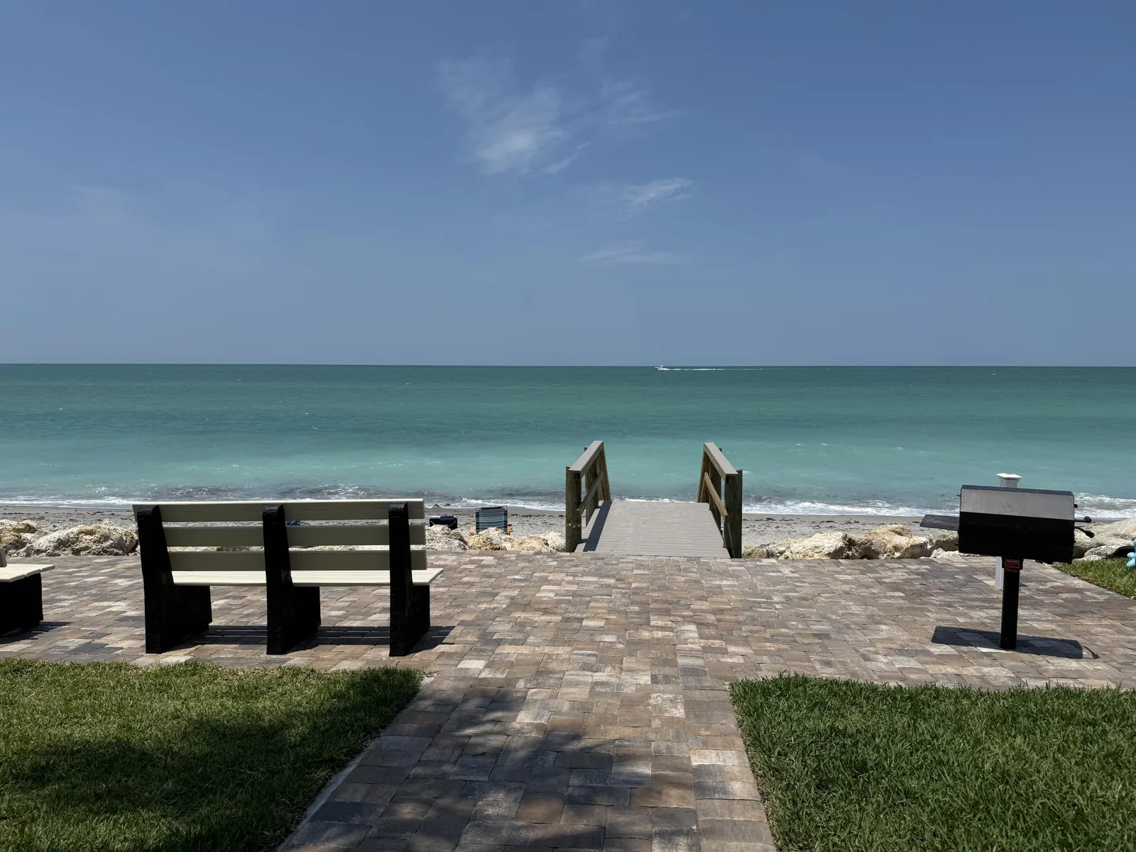 Tamarind Loft – Rooftop Deck & Bay Views
