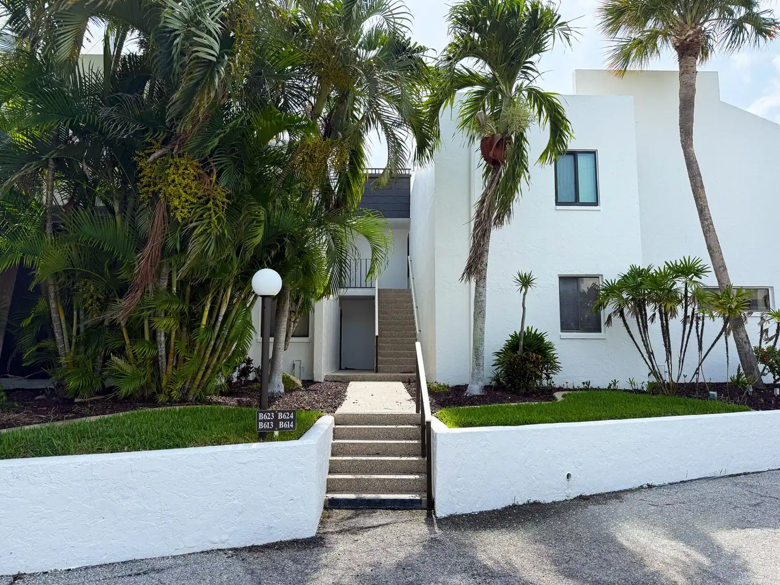 Peaceful Escape – Tamarind with Pool & Bay Views