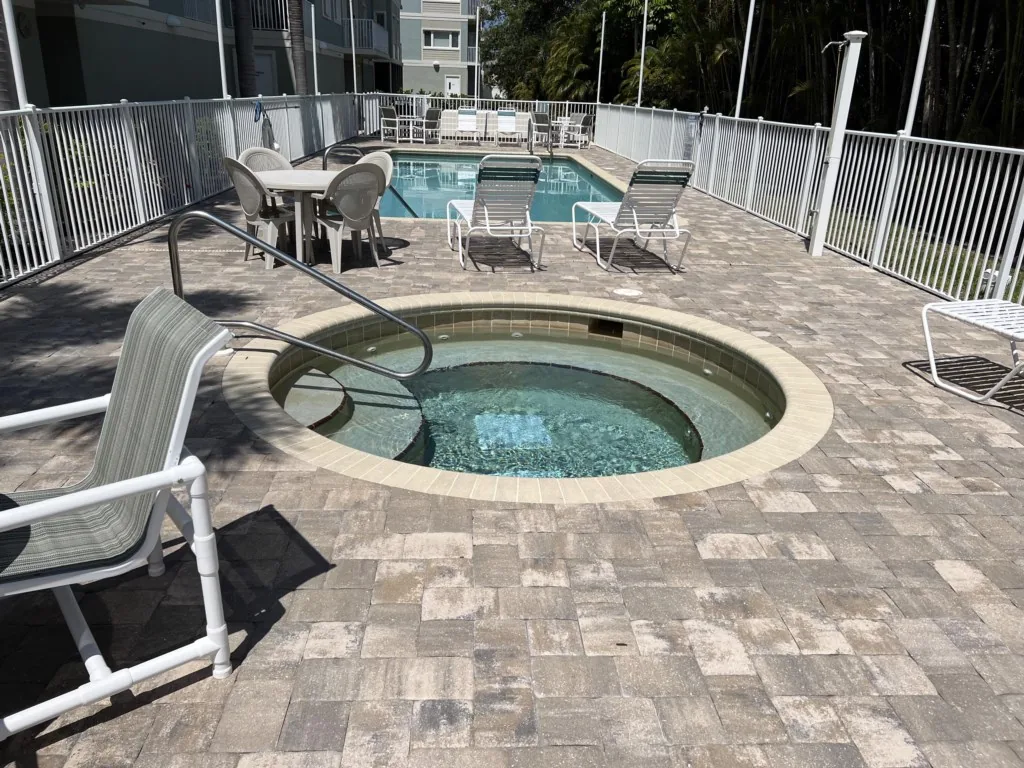 Manasota Key Gem - Pool and Hot Tub - Beach Views
