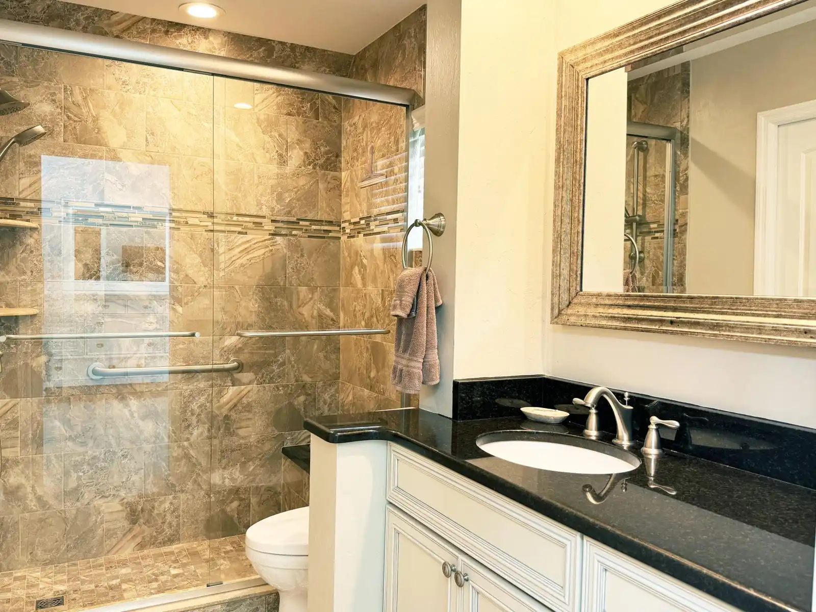 Modern Comfort – 2BR Bayside Condo at Tamarind