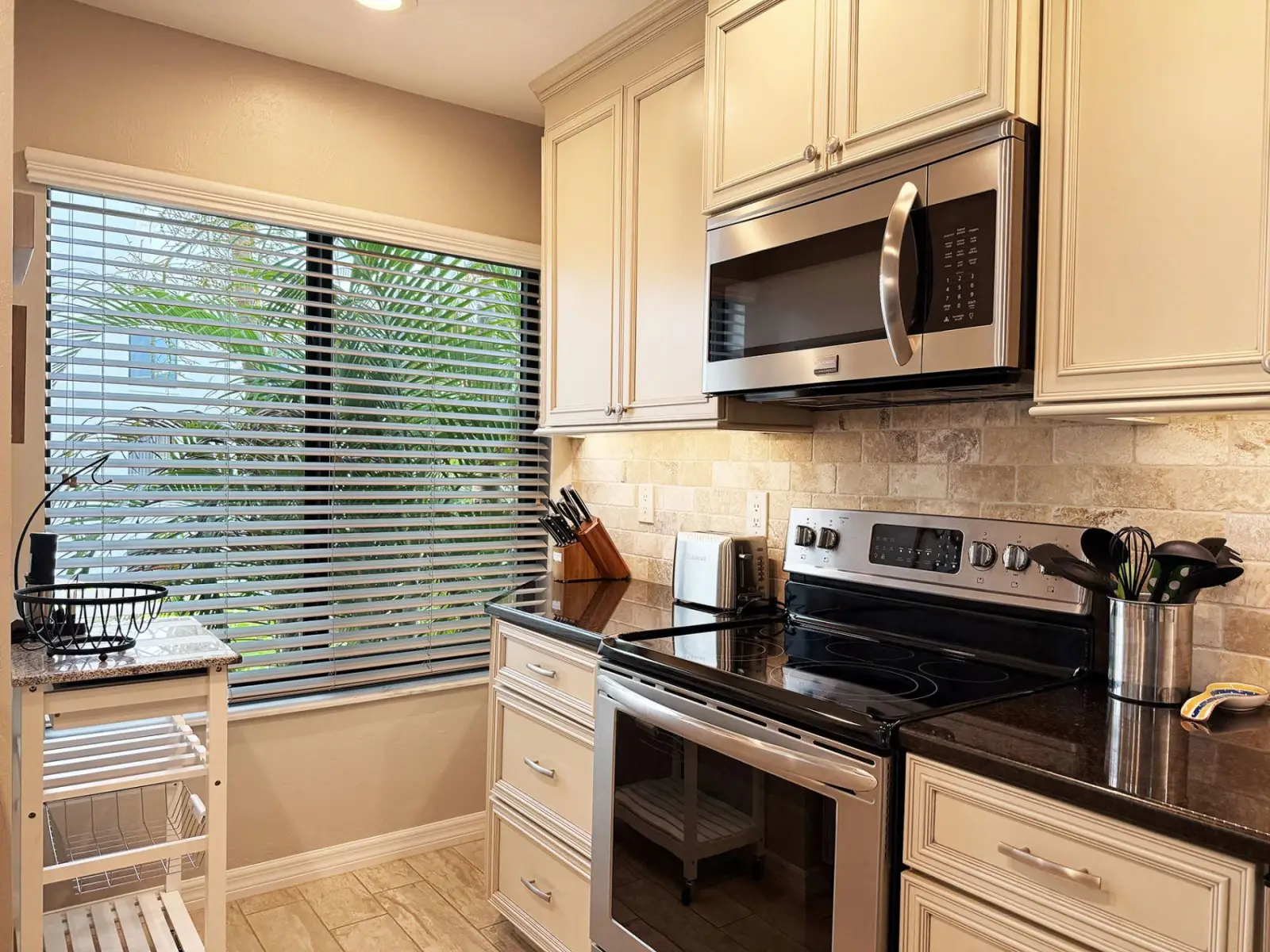 Modern Comfort – 2BR Bayside Condo at Tamarind
