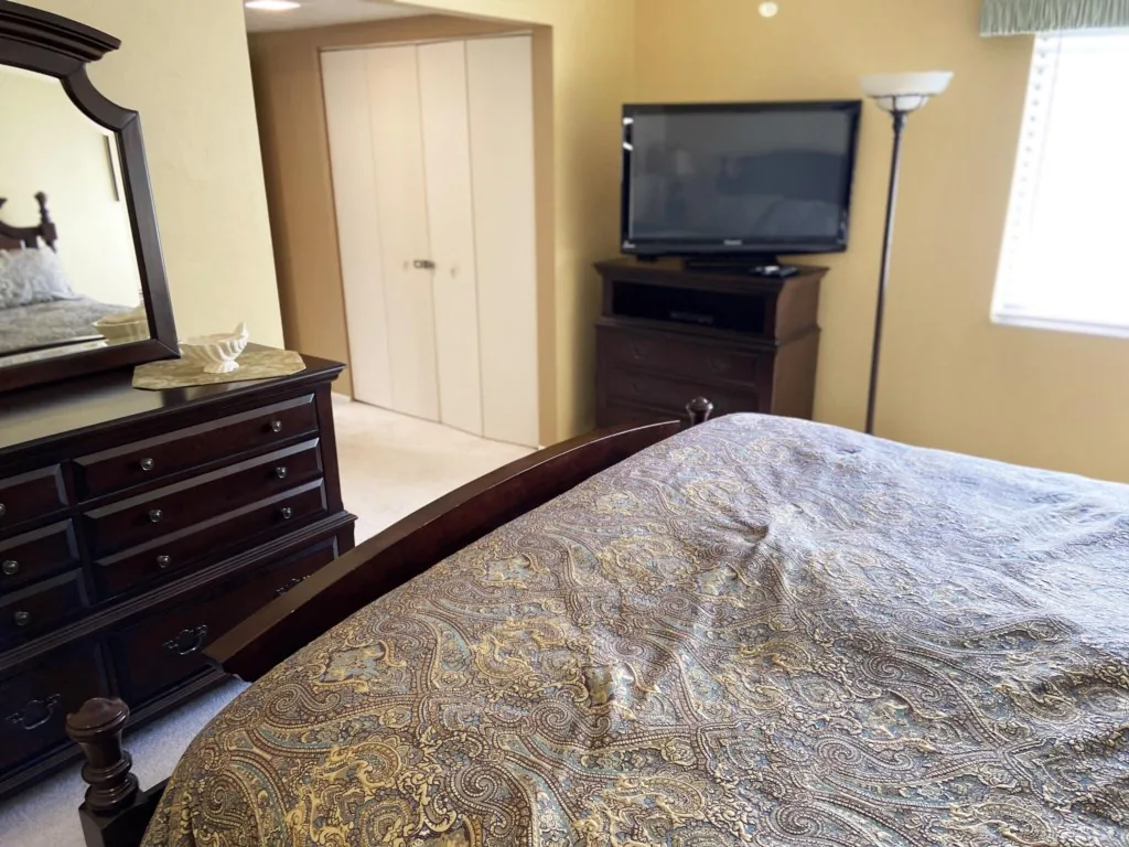 Rooftop Vibes – 2BR Loft in Tamarind on Manasota