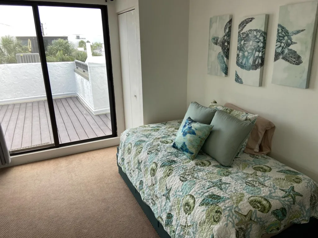 Rooftop Vibes – 2BR Loft in Tamarind on Manasota