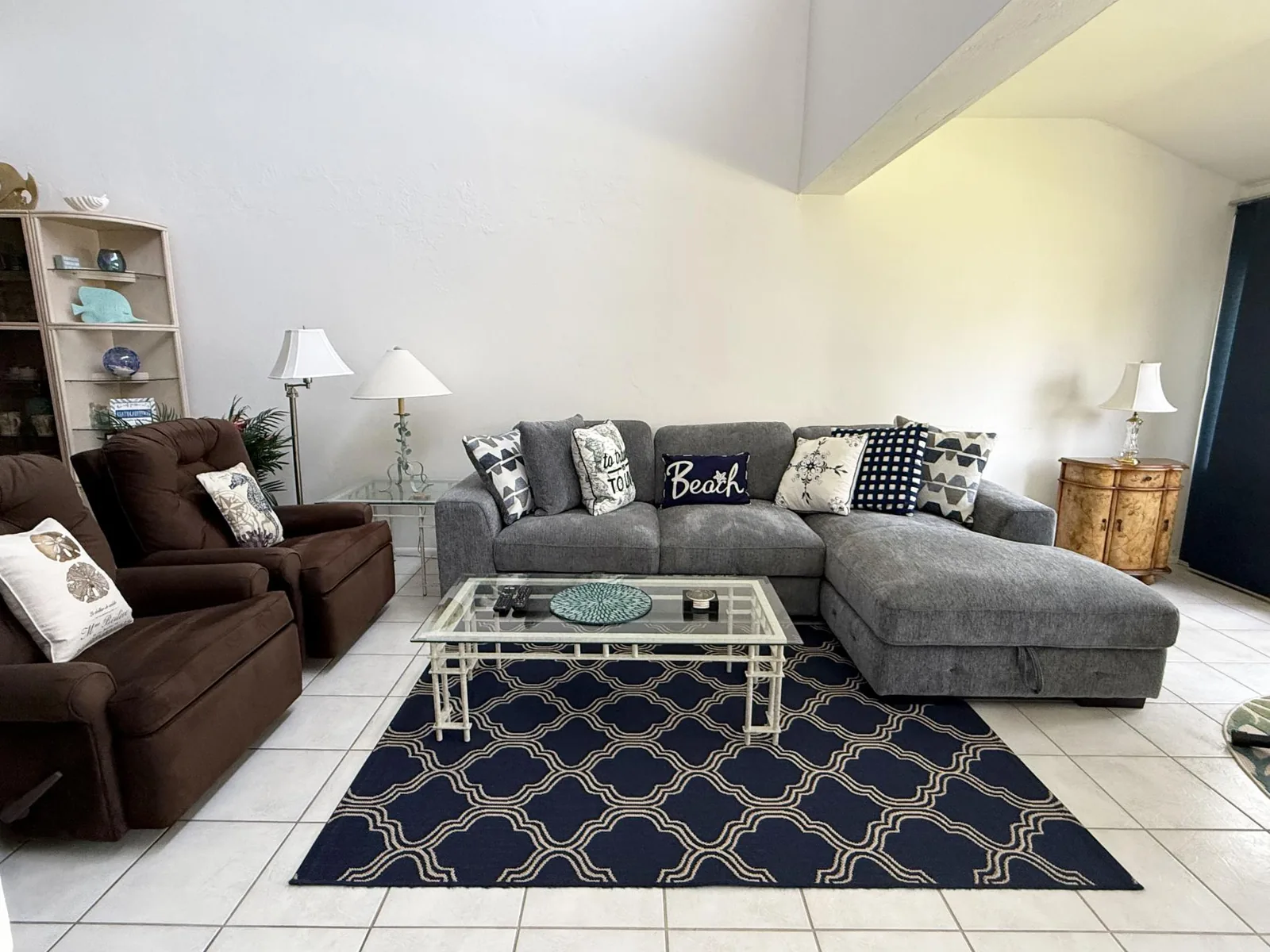 Rooftop Vibes – 2BR Loft in Tamarind on Manasota