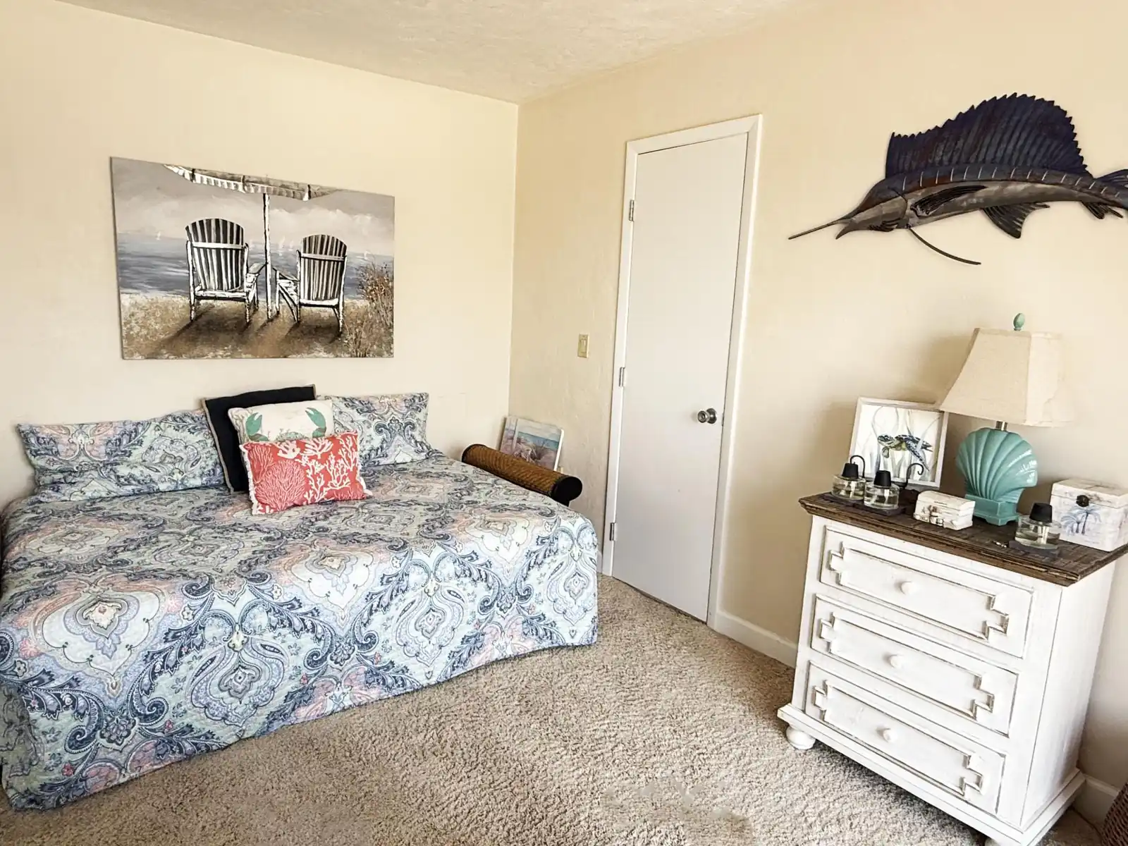 Tamarind 3BR Loft – Beach Vibes & Bay Views