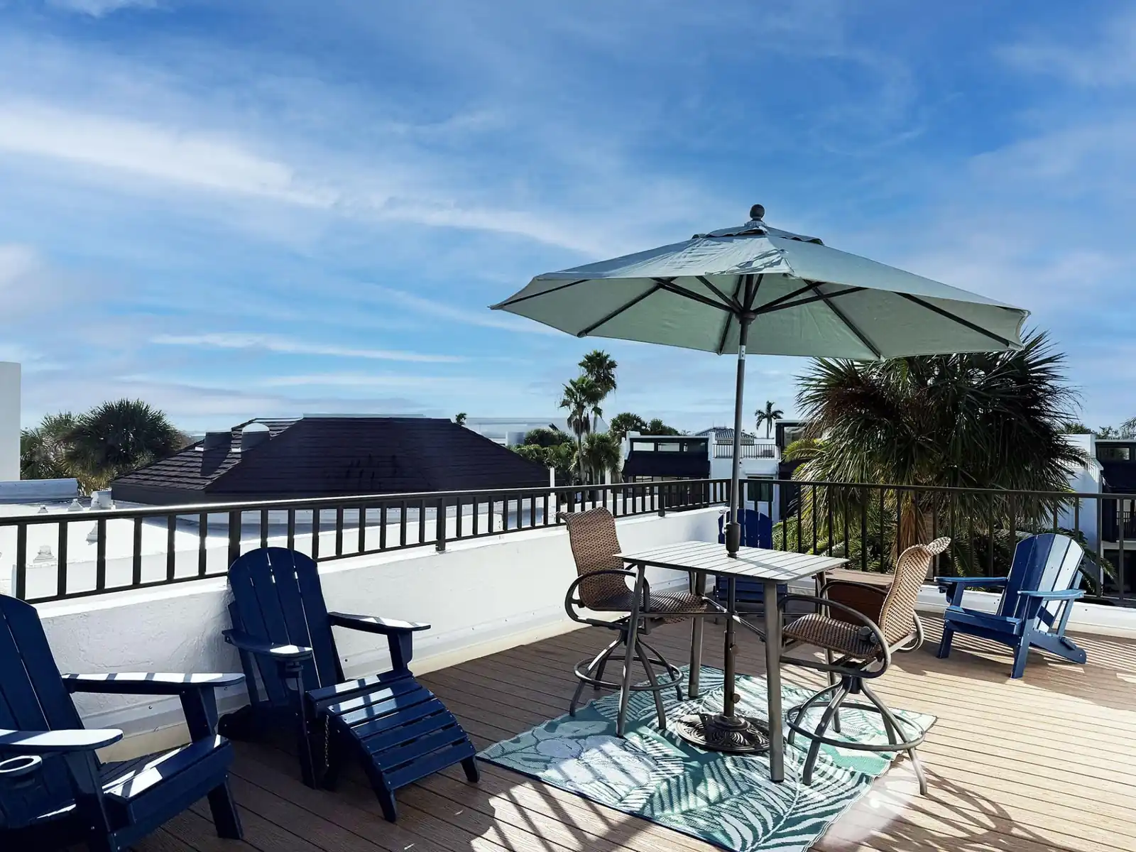 Tamarind 3BR Loft – Beach Vibes & Bay Views