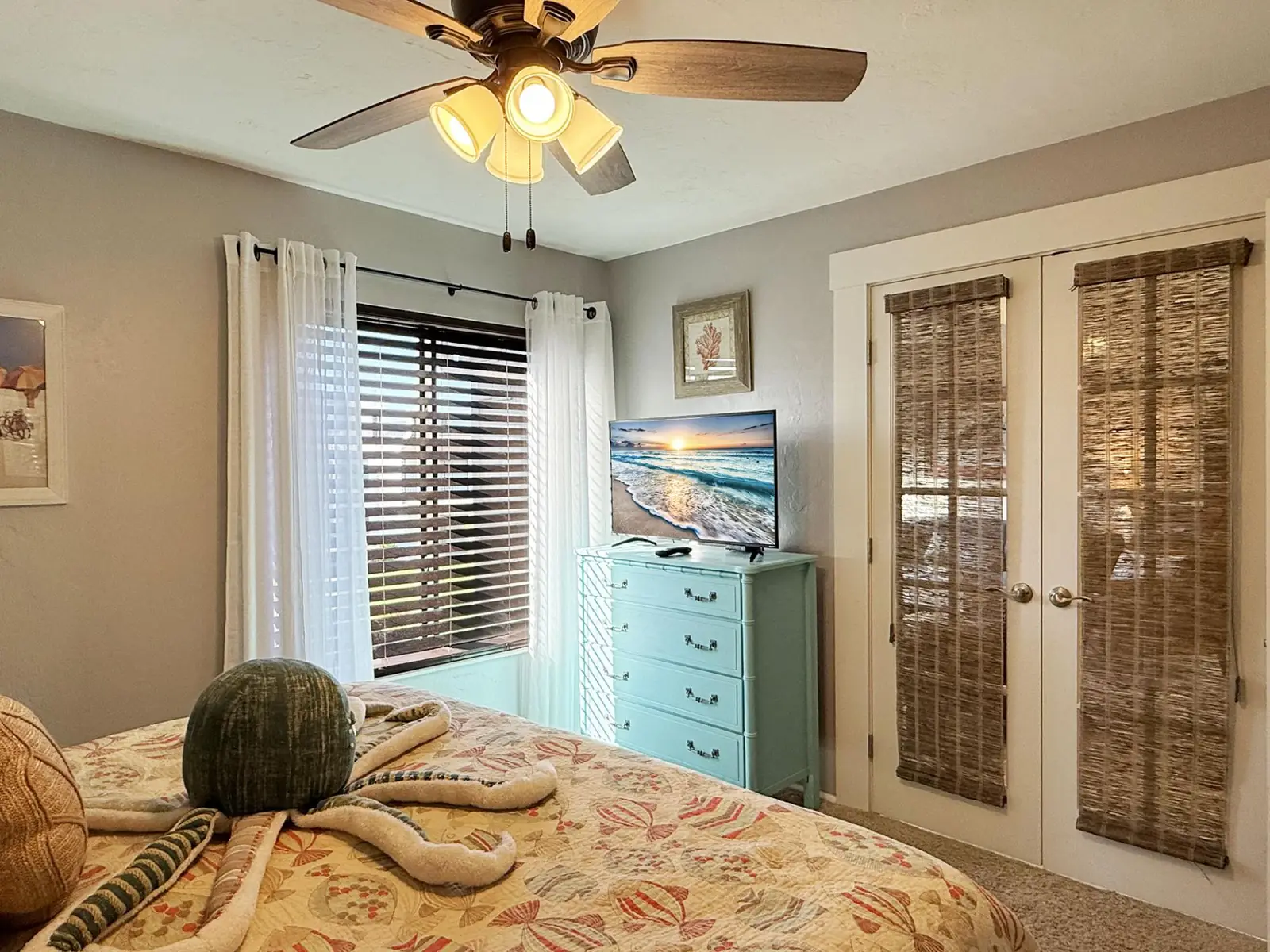 Tamarind 3BR Loft – Beach Vibes & Bay Views