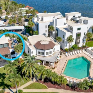 Tamarind 3BR Loft – Beach Vibes & Bay Views