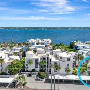 Bayside 2BR Condo at Tamarind - Private Sun Deck