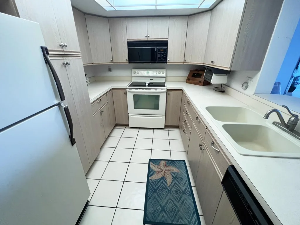 Open Deck – 2BR Loft Condo with Bay Views